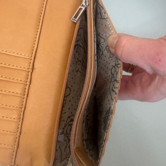 NWOT Authentic Guess Trifold Monogram Wallet - Picture 5 of 8